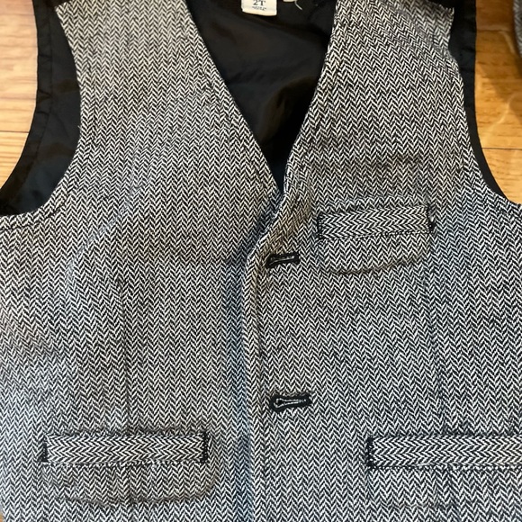 2T bundle, pin stripe pants, herringbone vest and paddy cap (which is NWT) - Picture 2 of 4